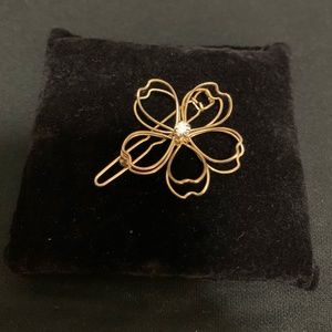 Fashionable & Cute Gold Flower Hair Clip
